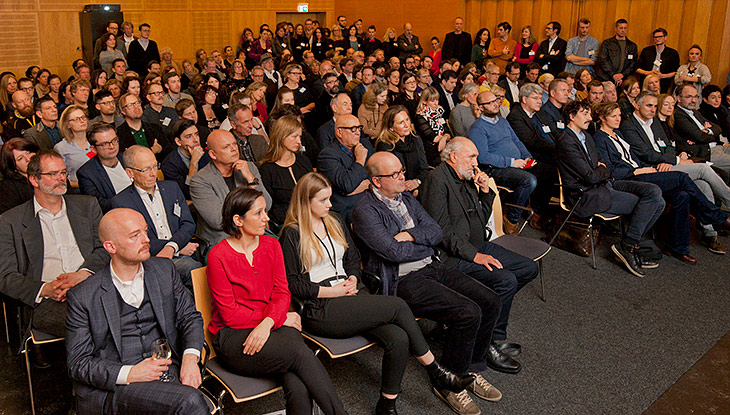 Blick in den großen Saal des Grimme-Instituts. 